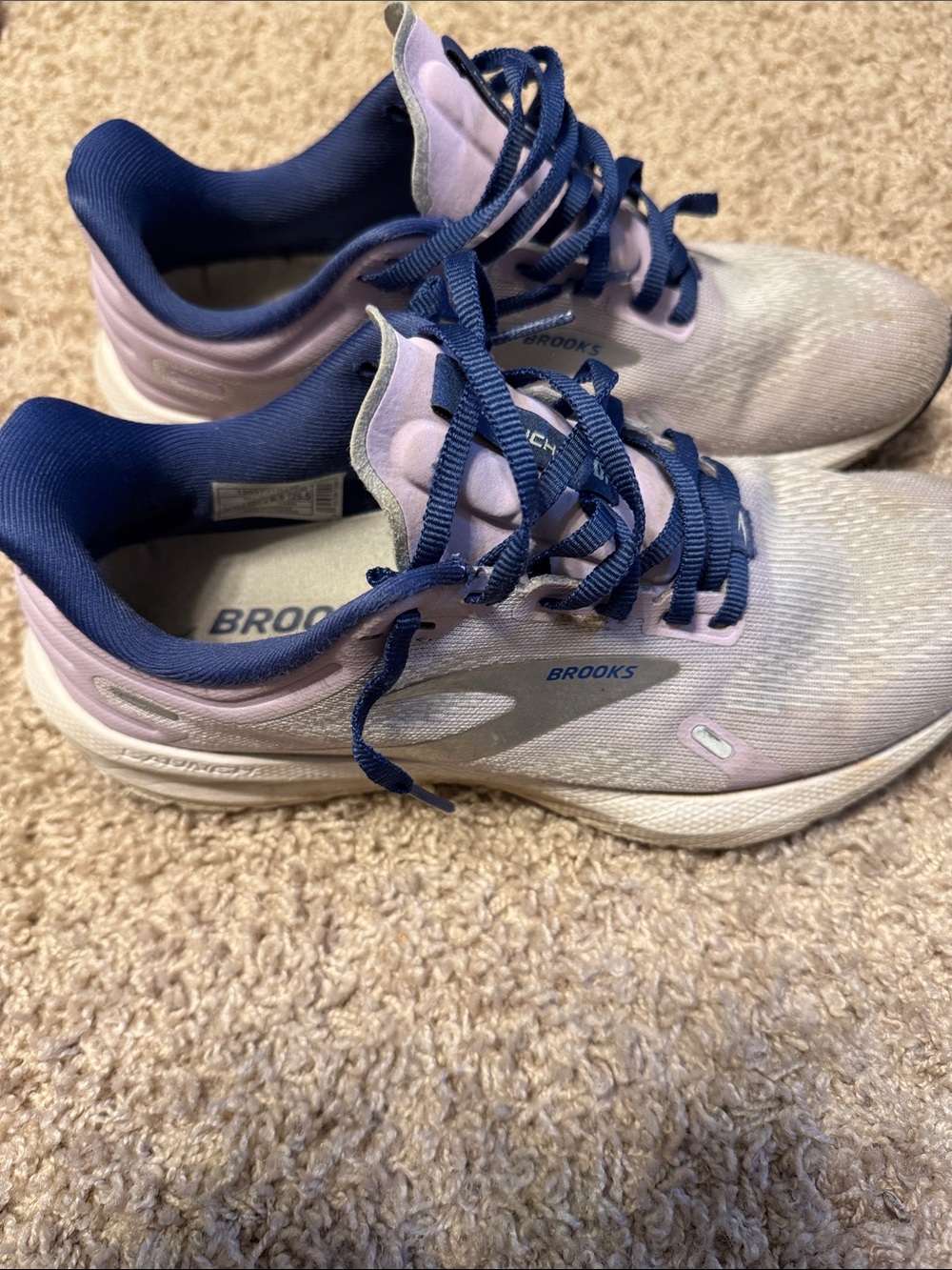 WNS Brooks Women's Running Sneakers in Lavender and Navy Sz 8.5